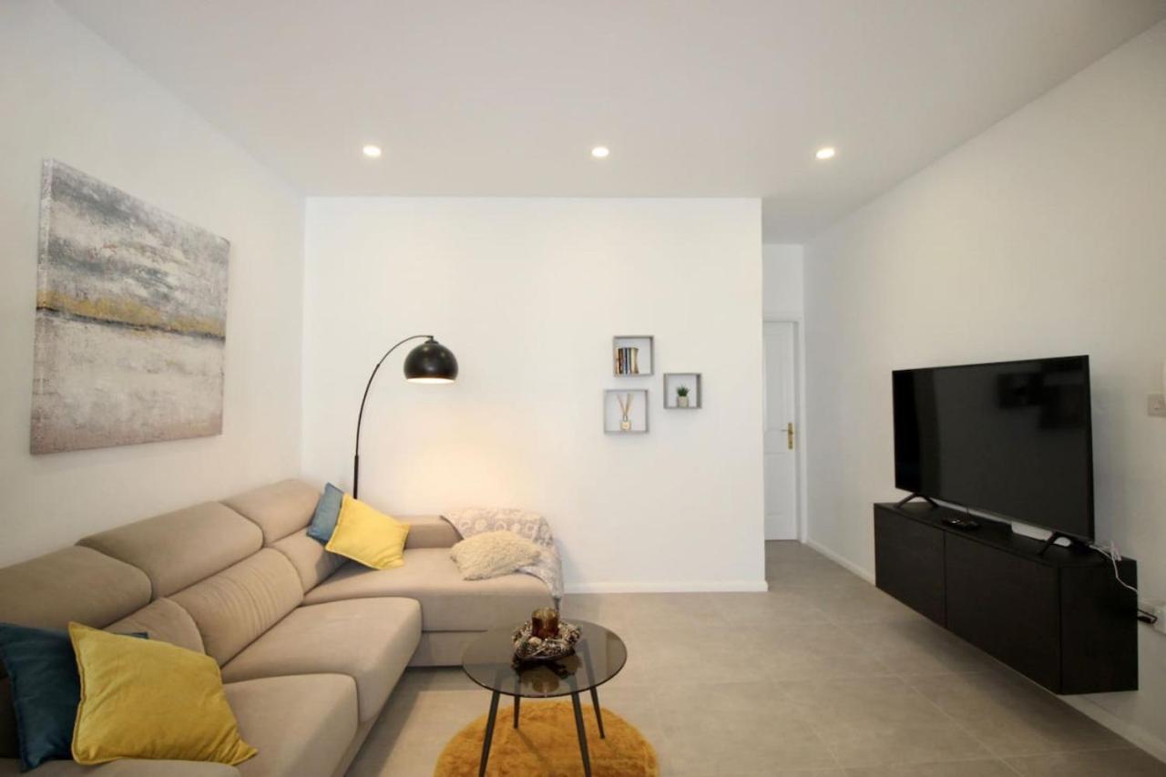 3 Bedroom Apartment *