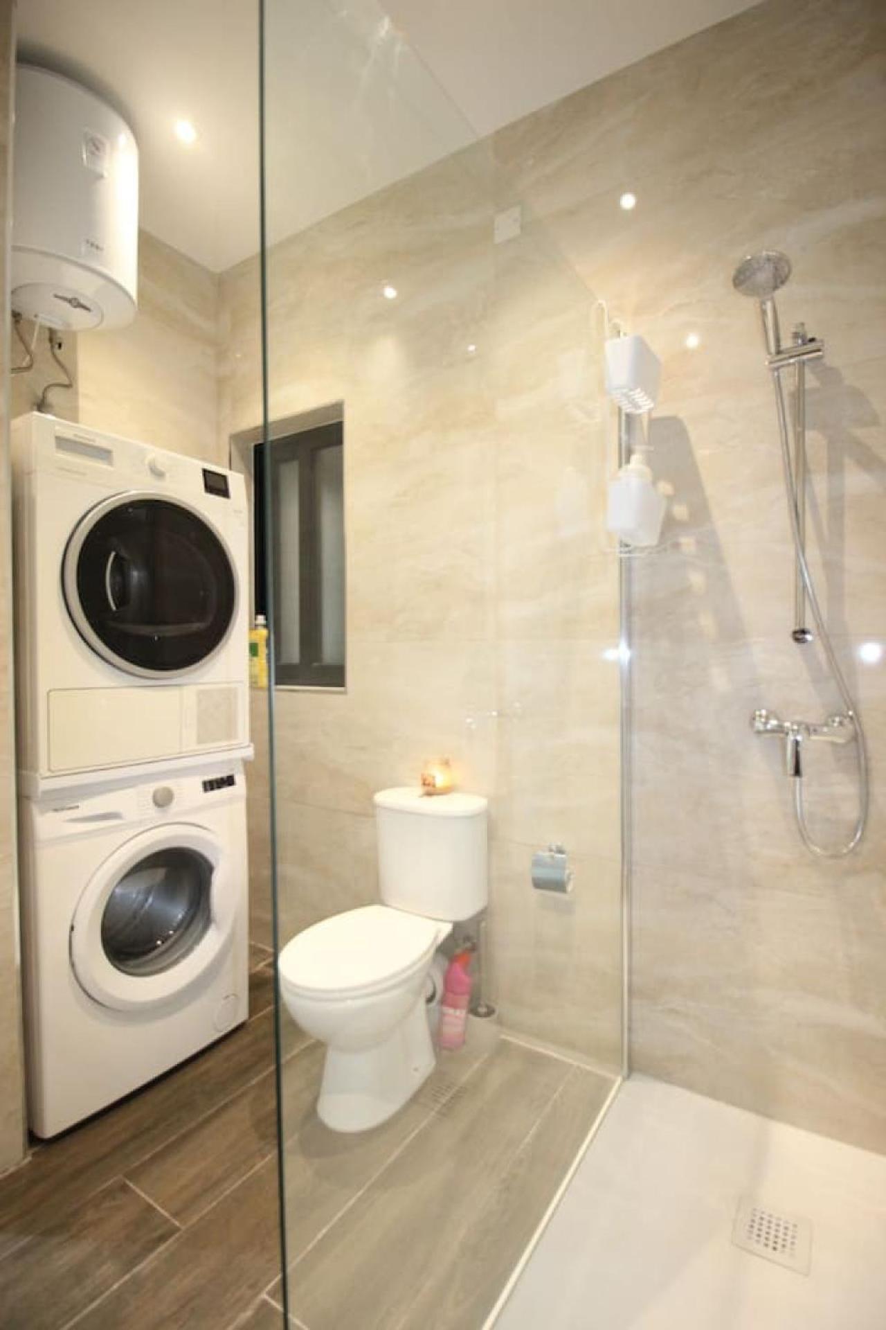 3 Bedroom Apartment *